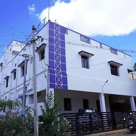 White House- 1Bk Pleasant Apartment With Open Terrace Coimbatore Eksteriør billede