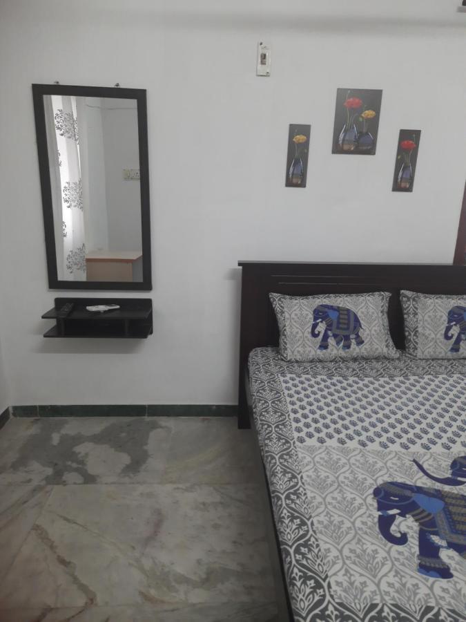 White House- 1Bk Pleasant Apartment With Open Terrace Coimbatore Eksteriør billede